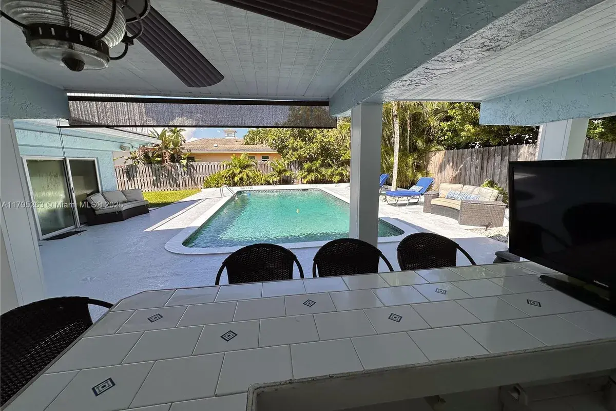 3407 Beacon St, Pompano Beach FL 33062