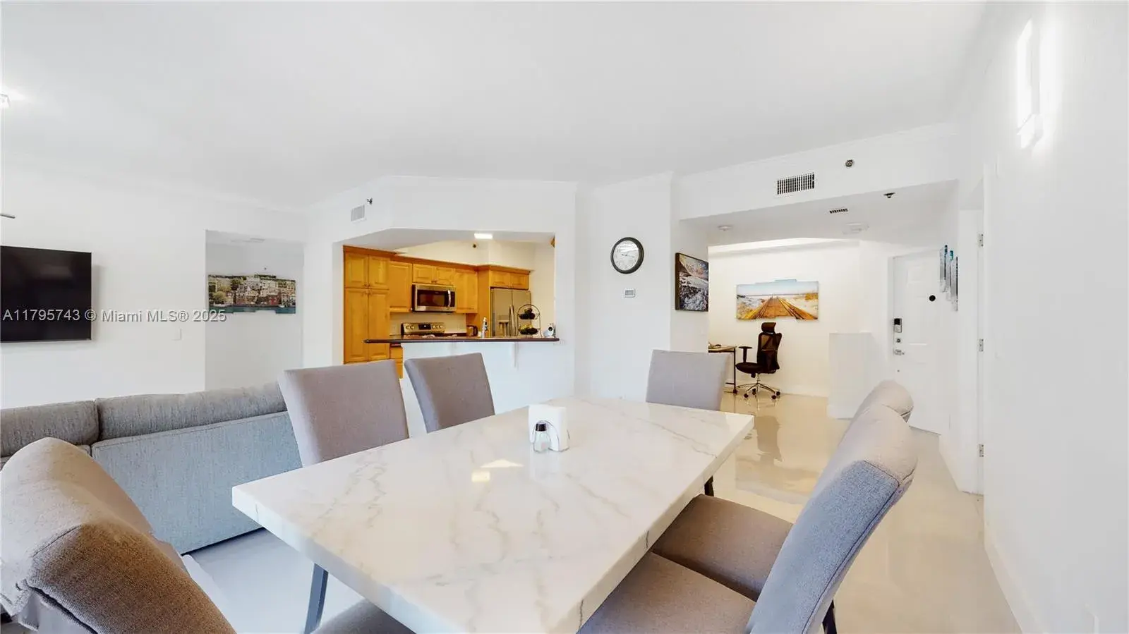 3 bedroom 2 bath Residential Lease for rent at 3255 NE 184th St # 12410, Aventura FL 33160