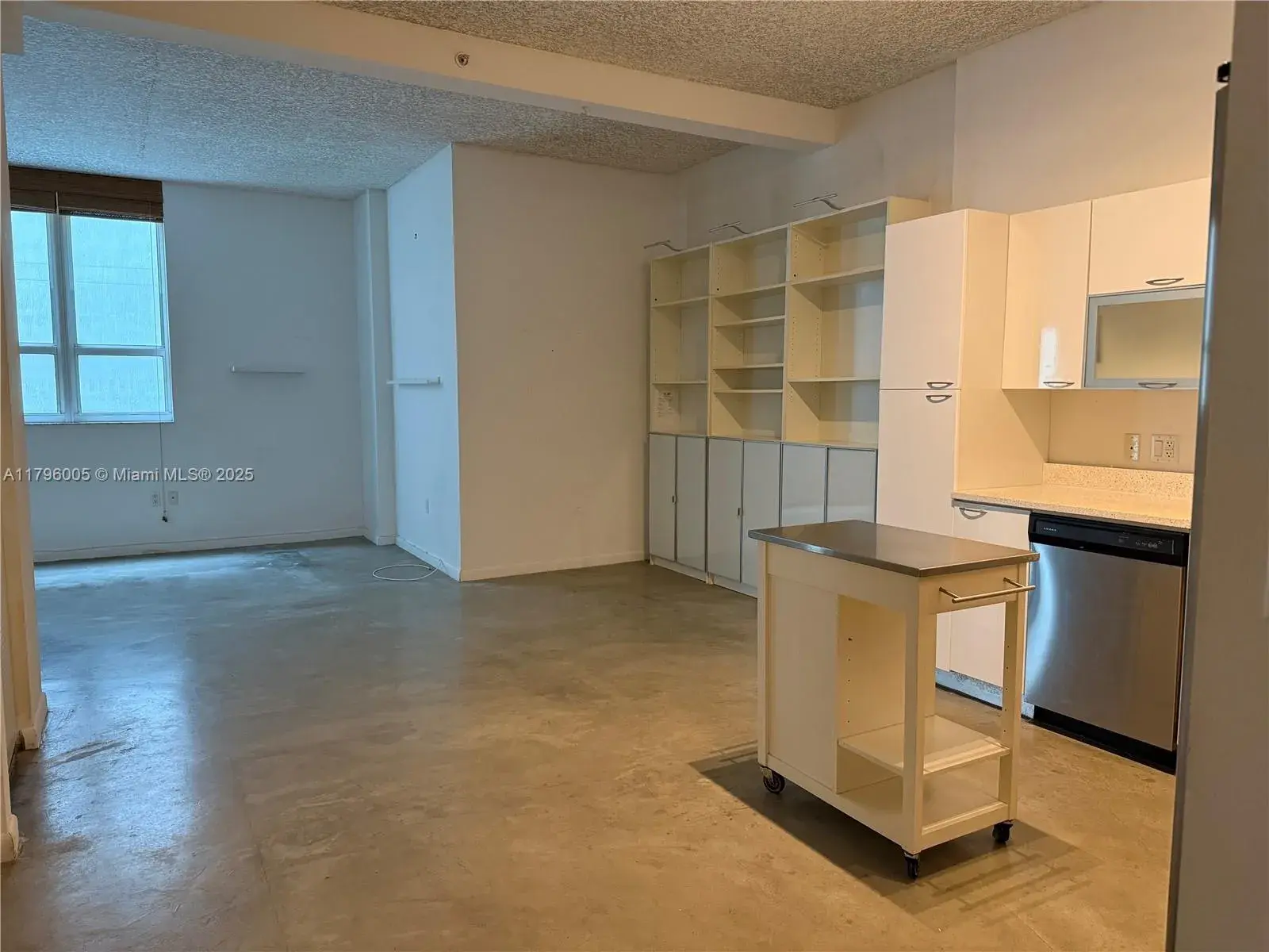 1 bedroom 1 bath Residential for sale at 234 NE 3rd St # 604, Miami FL 33132