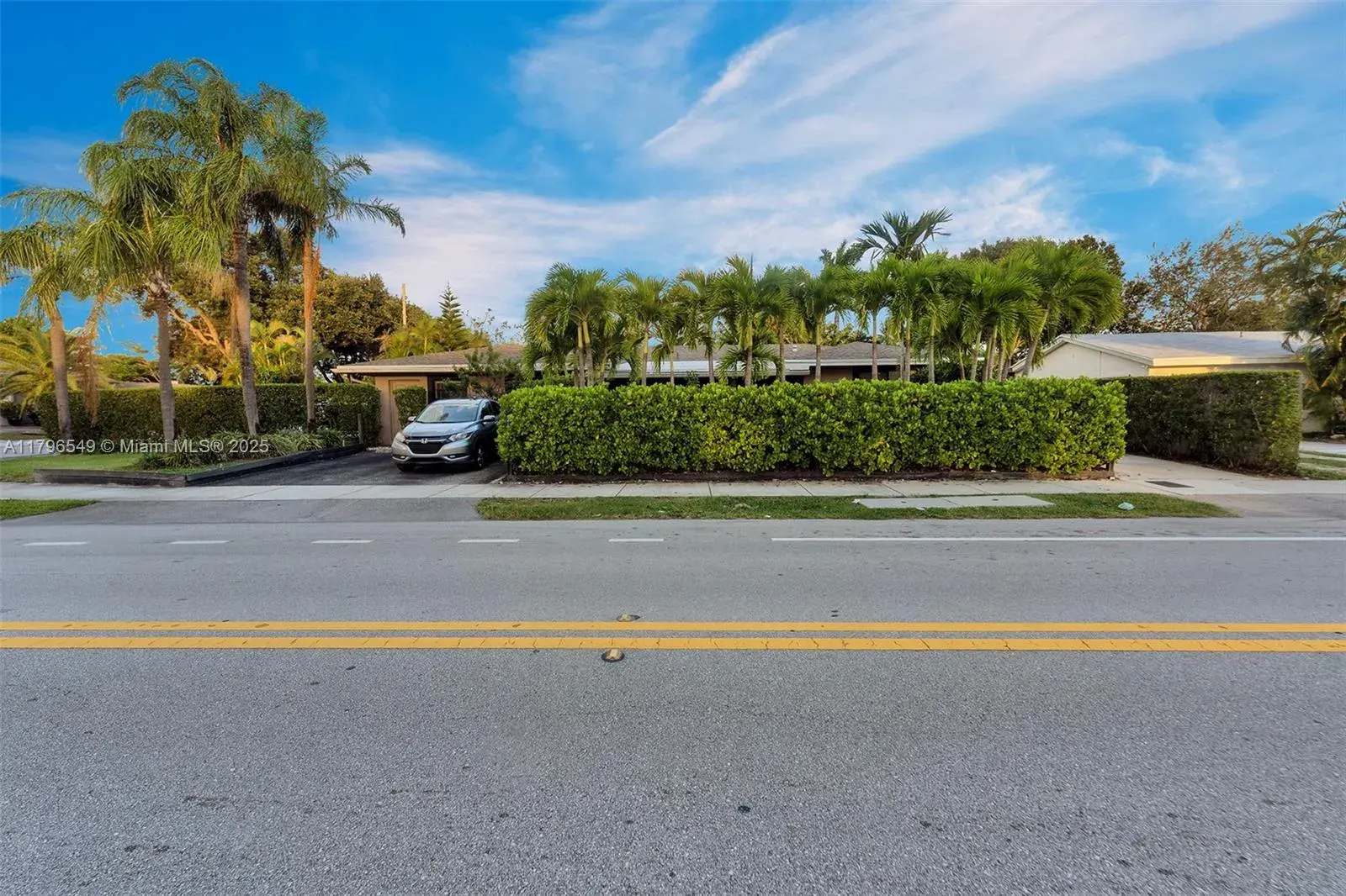 Residential Income for sale at 2808 Middle River Dr, Fort Lauderdale FL 33306