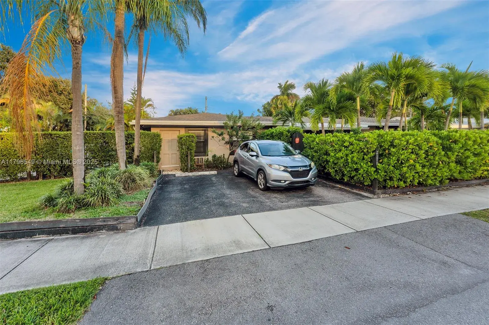 2808 Middle River Dr, Fort Lauderdale FL 33306