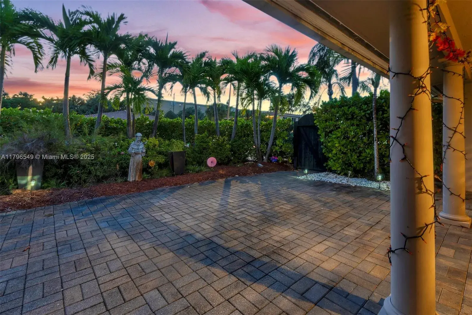 2808 Middle River Dr, Fort Lauderdale FL 33306