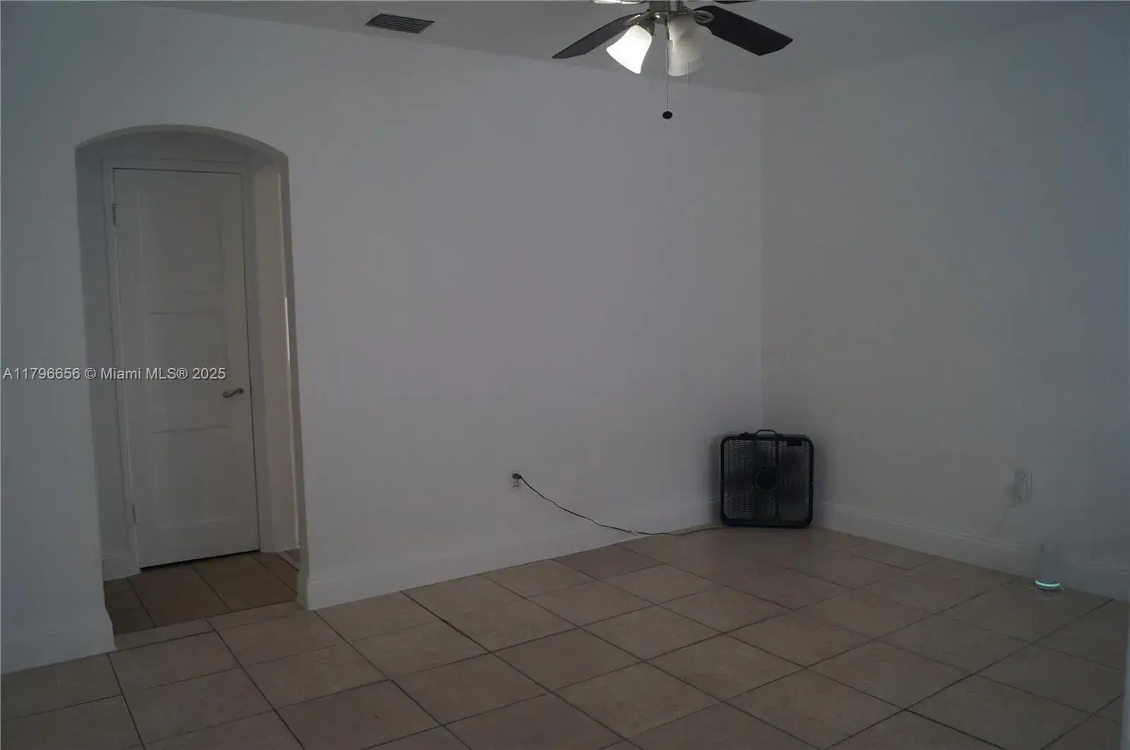 1860 NW 53rd St, Miami FL 33142