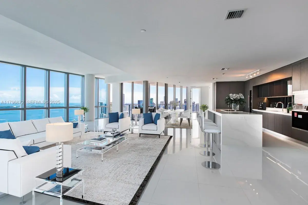 851 NE 1st Ave, Miami FL 33132