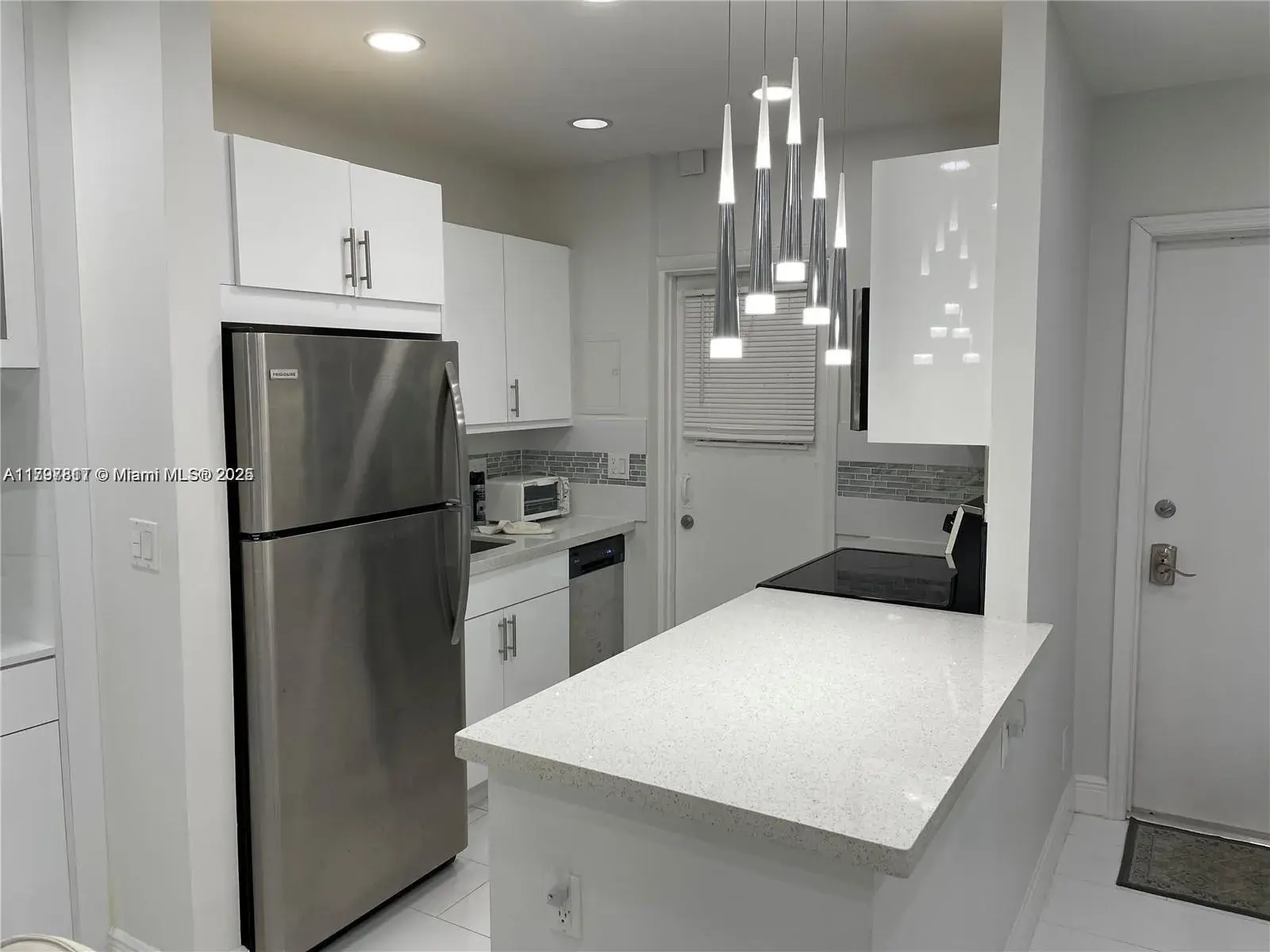 1407 NE 56th St # 103, Fort Lauderdale FL 33334