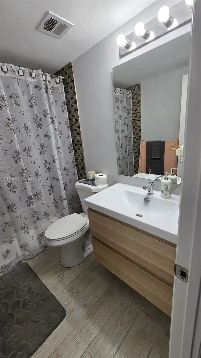 1985 S Ocean Dr # 21D, Hallandale Beach FL 33009