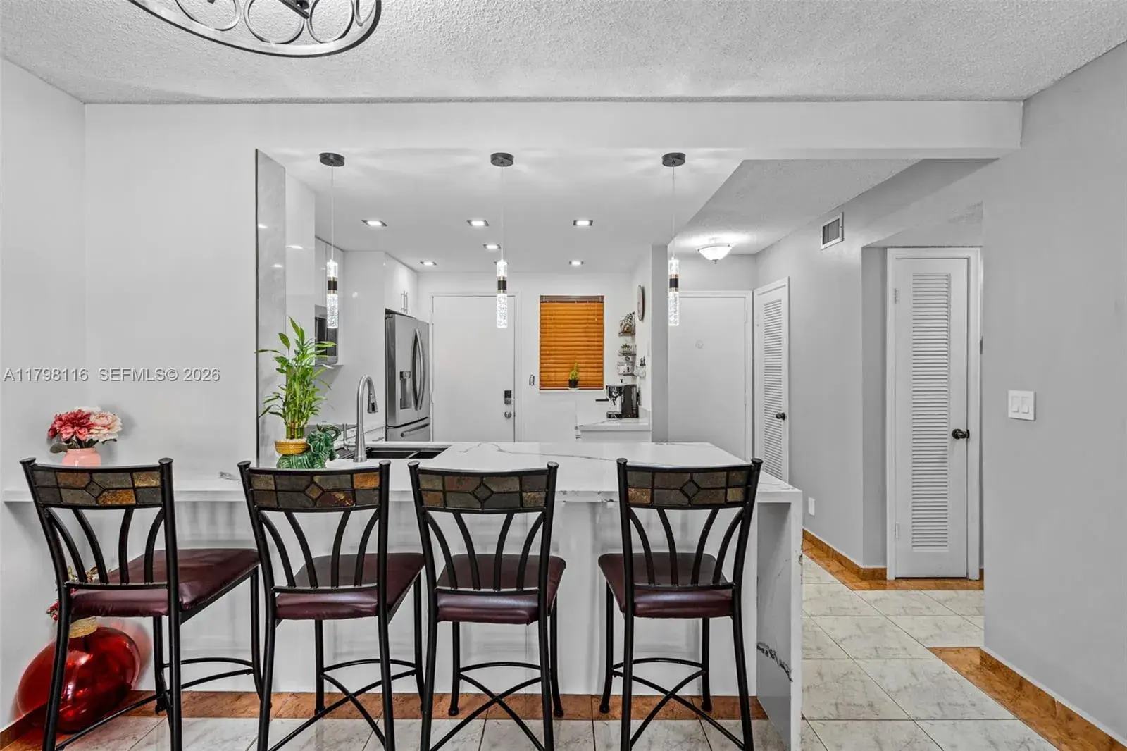 1 bedroom 1 bath Residential for sale at 421 NE 14th Ave # 103, Hallandale Beach FL 33009