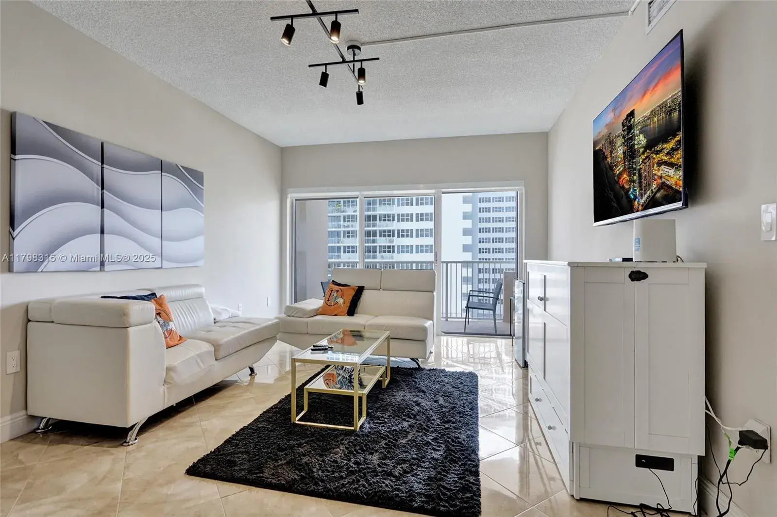 1980 S Ocean Dr # 7J, Hallandale Beach FL 33009