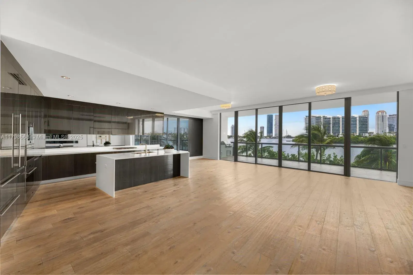 4 bedroom 4 bath Residential for sale at 3300 NE 188th St # 217, Aventura FL 33180