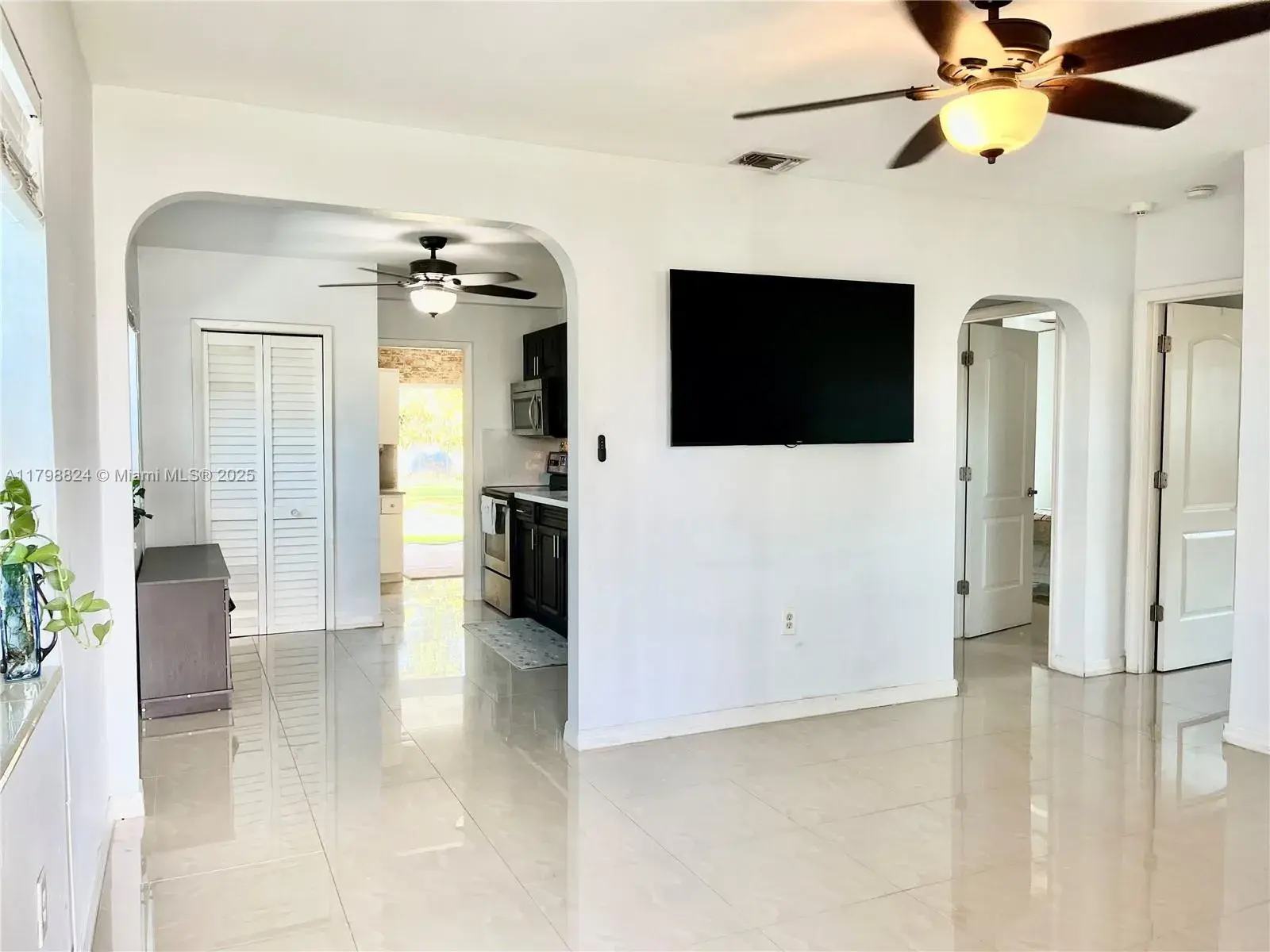 3 bedroom 3 bath Residential for sale at 3135 SW 64th Ave, Miami FL 33155