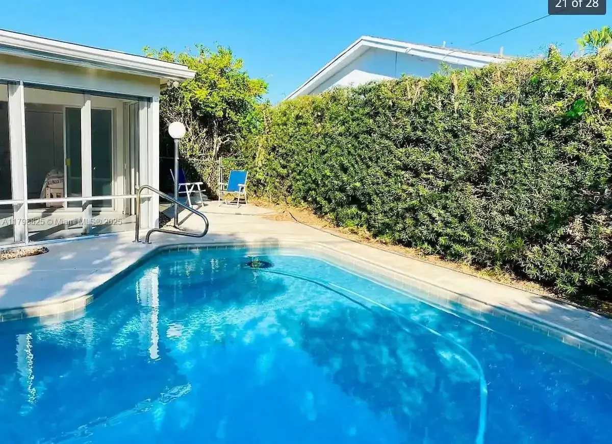 3 bedroom 2 bath Residential for sale at 5111 NE 15th Ave, Fort Lauderdale FL 33334