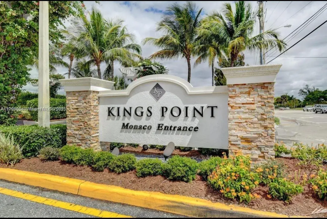 2 bedroom 2 bath Residential for sale at 92 Saxony B # B, Delray Beach FL 33446