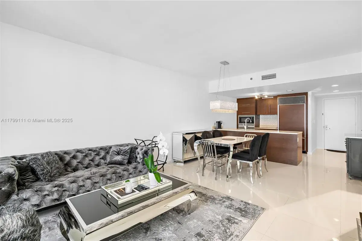 475 Brickell Ave # 4514, Miami FL 33131