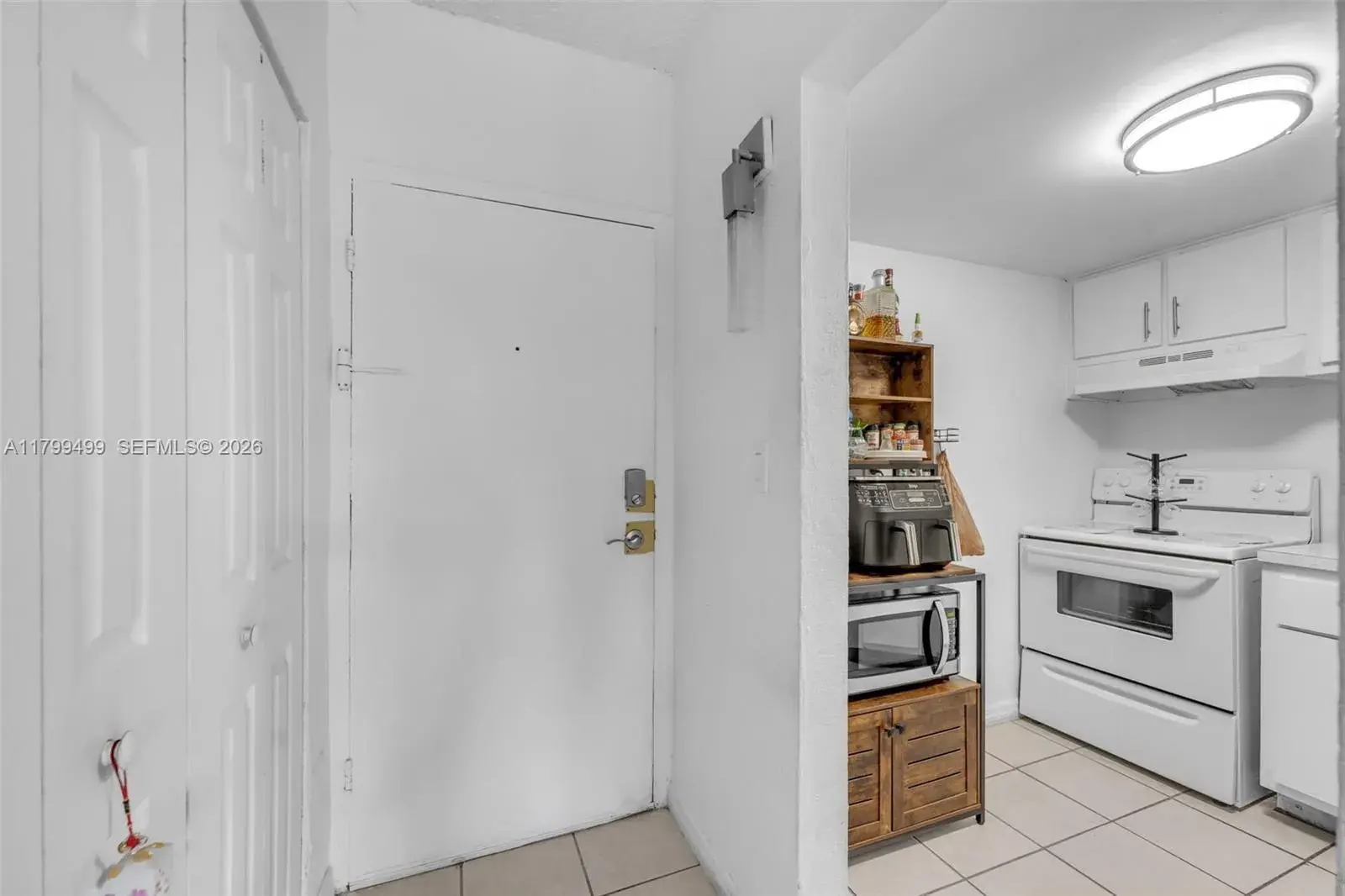 4550 NW 9th St # 106E, Miami FL 33126