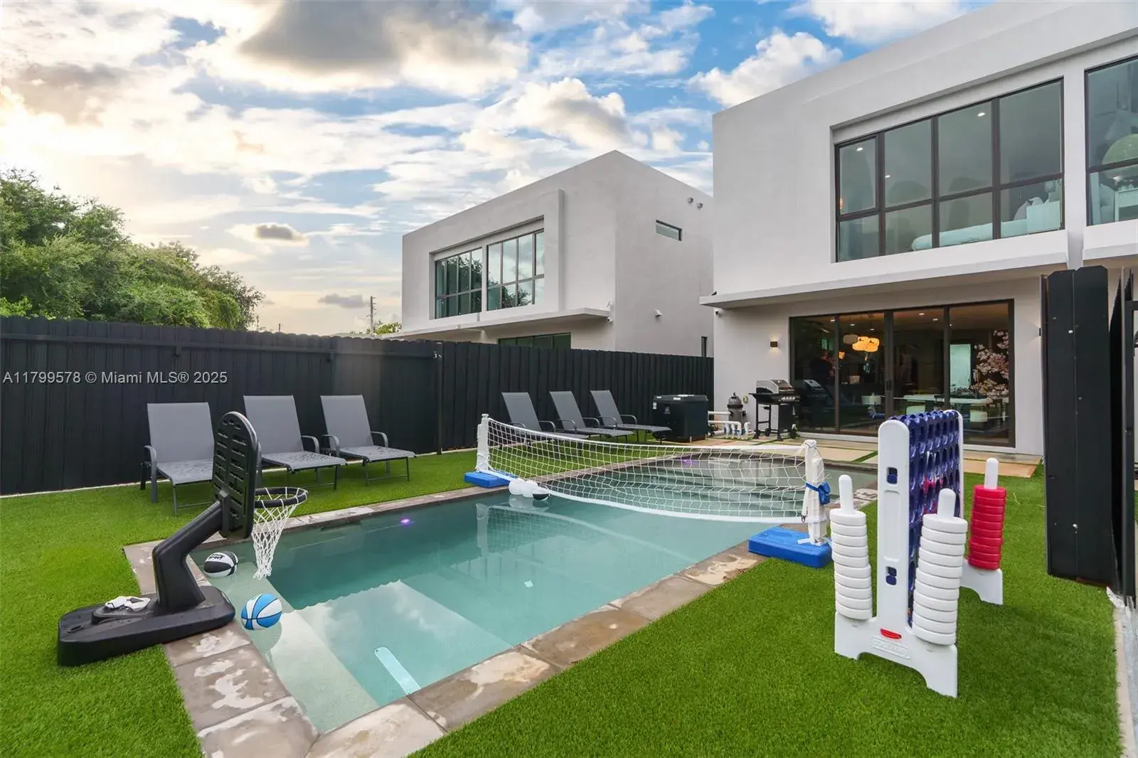 410 NW 52nd St # 410, Miami FL 33127