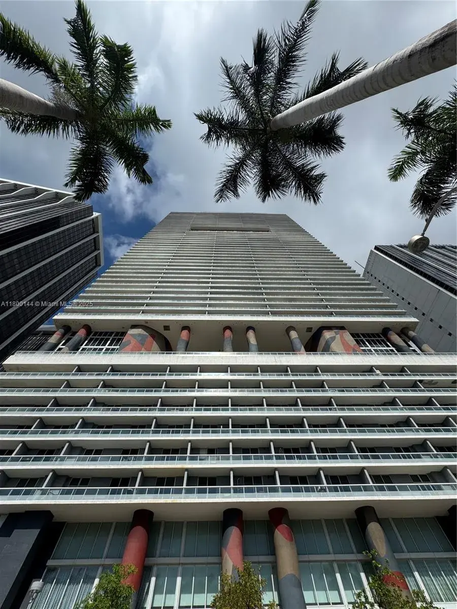 1 bedroom 1 bath Residential for sale at 50 Biscayne Blvd # 504, Miami FL 33132