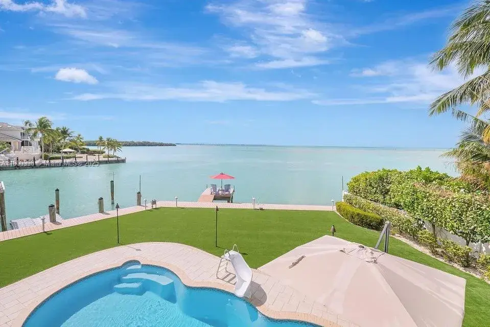 8 bedroom 8 bath Residential for sale at 162 Bayview Dr, Islamorada FL 33036
