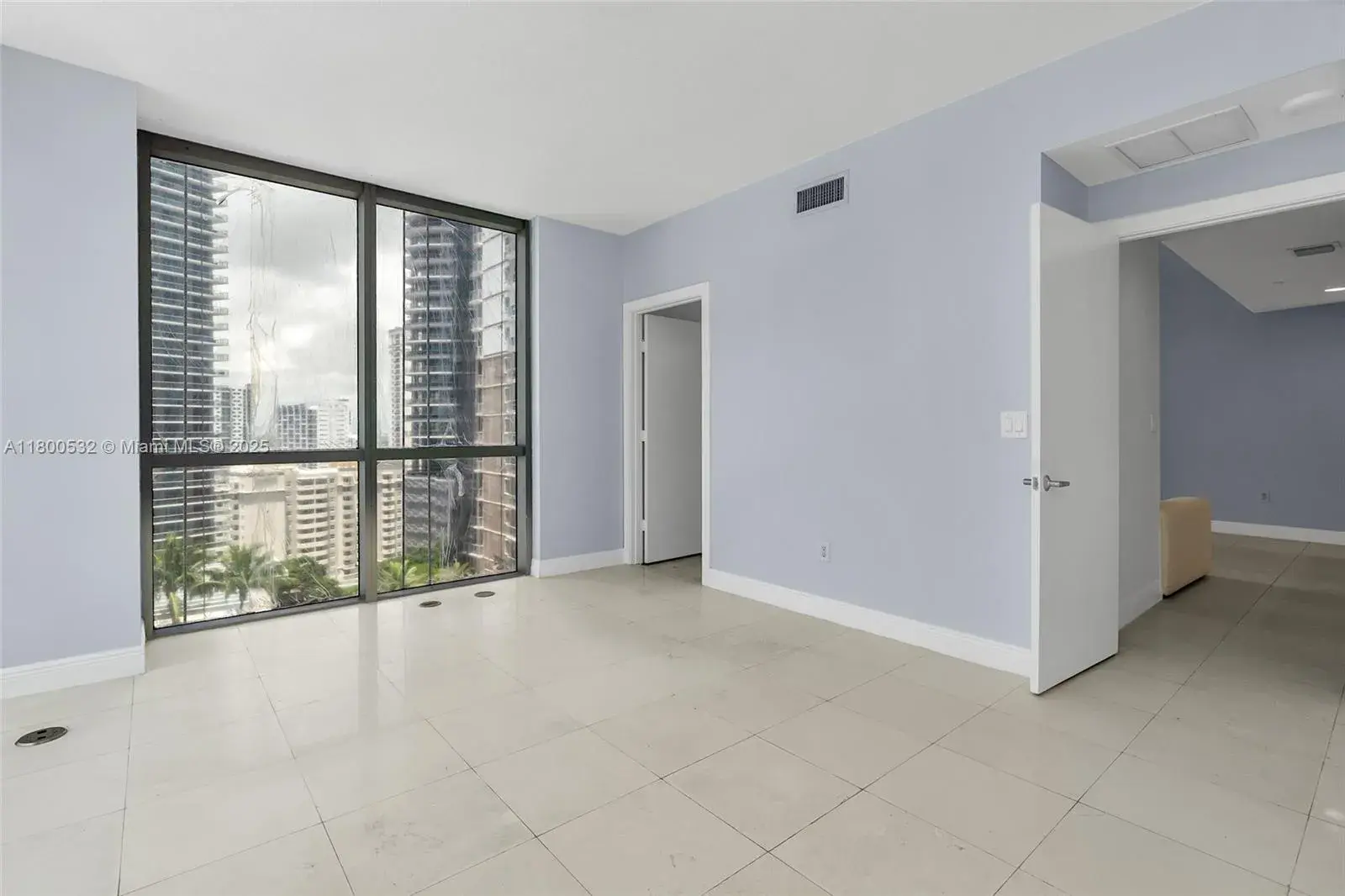 1060 Brickell Ave # 1811, Miami FL 33131