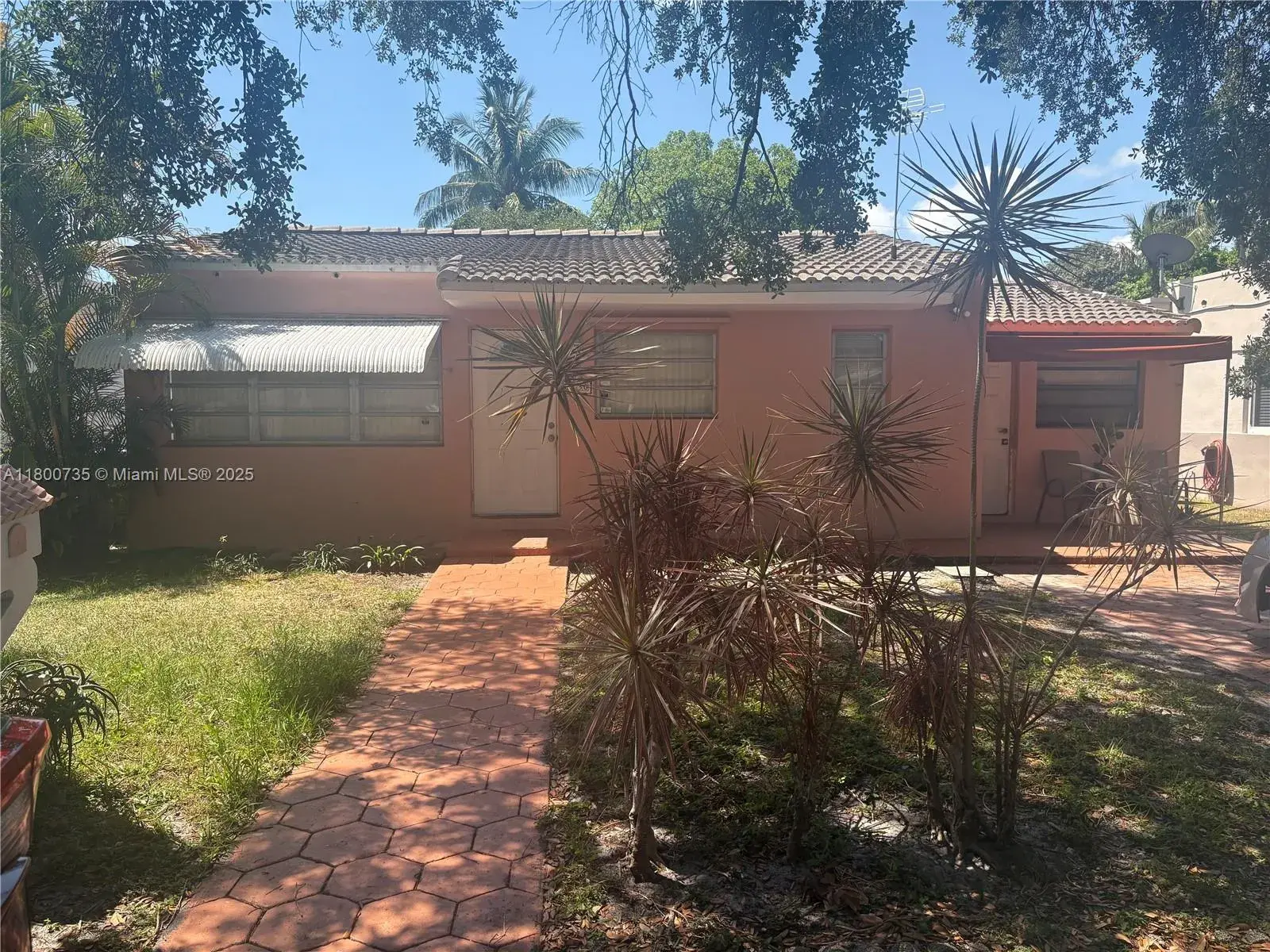 3 bedroom 2 bath Residential for sale at 2530 Washington St, Hollywood FL 33020