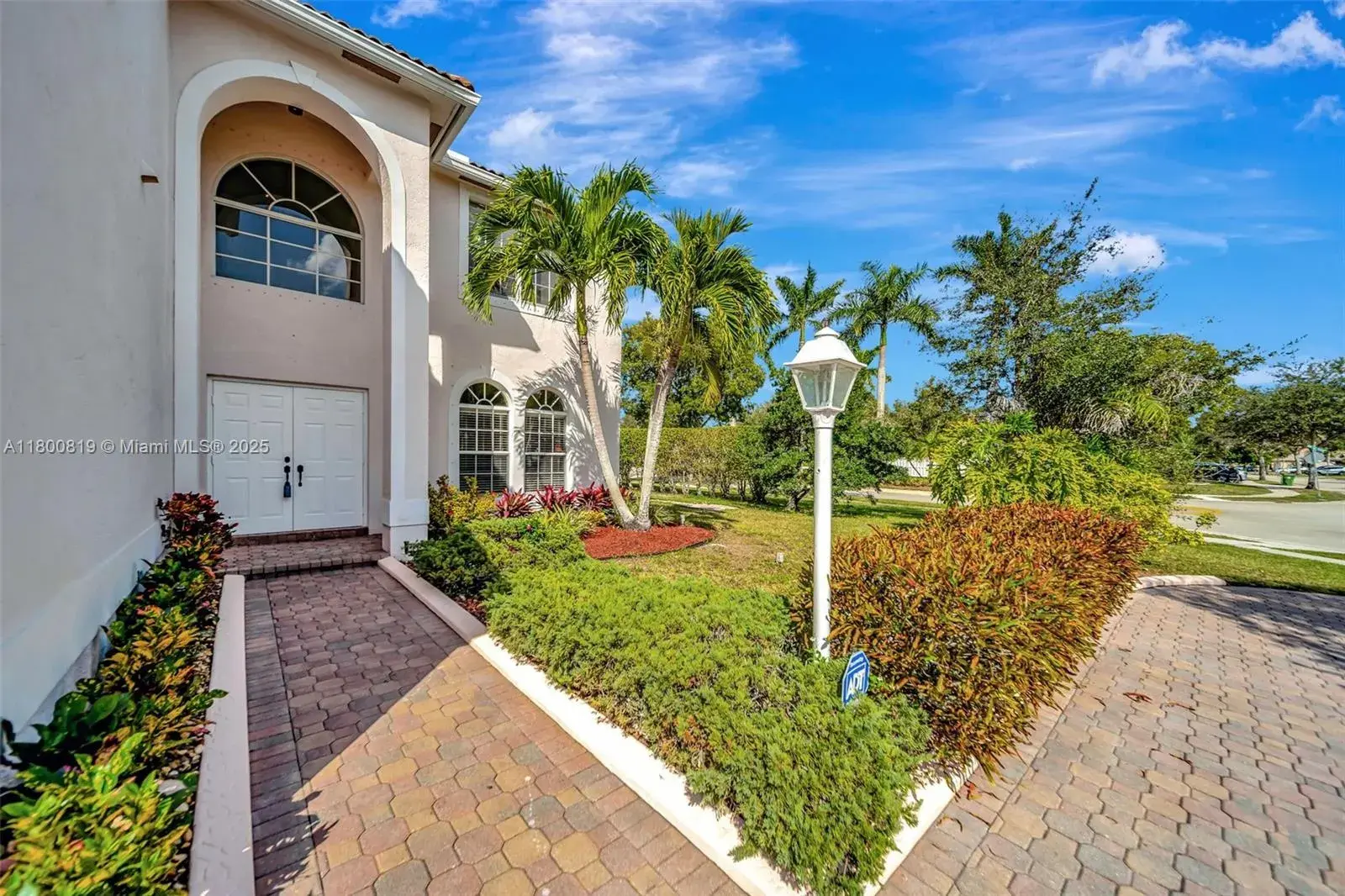 13781 NW 16th St, Pembroke Pines FL 33028