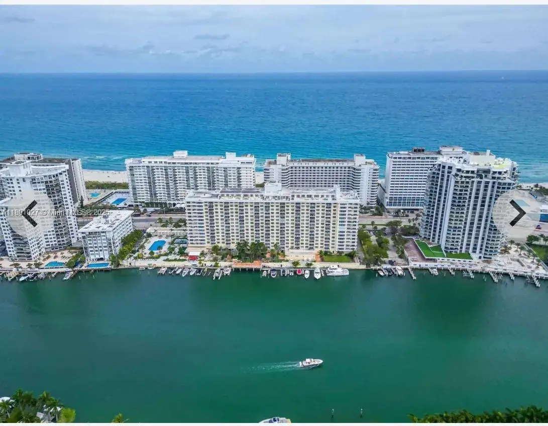 3 bedroom 3 bath for rent at 5600 Collins Ave # 14K, Miami Beach FL 33140