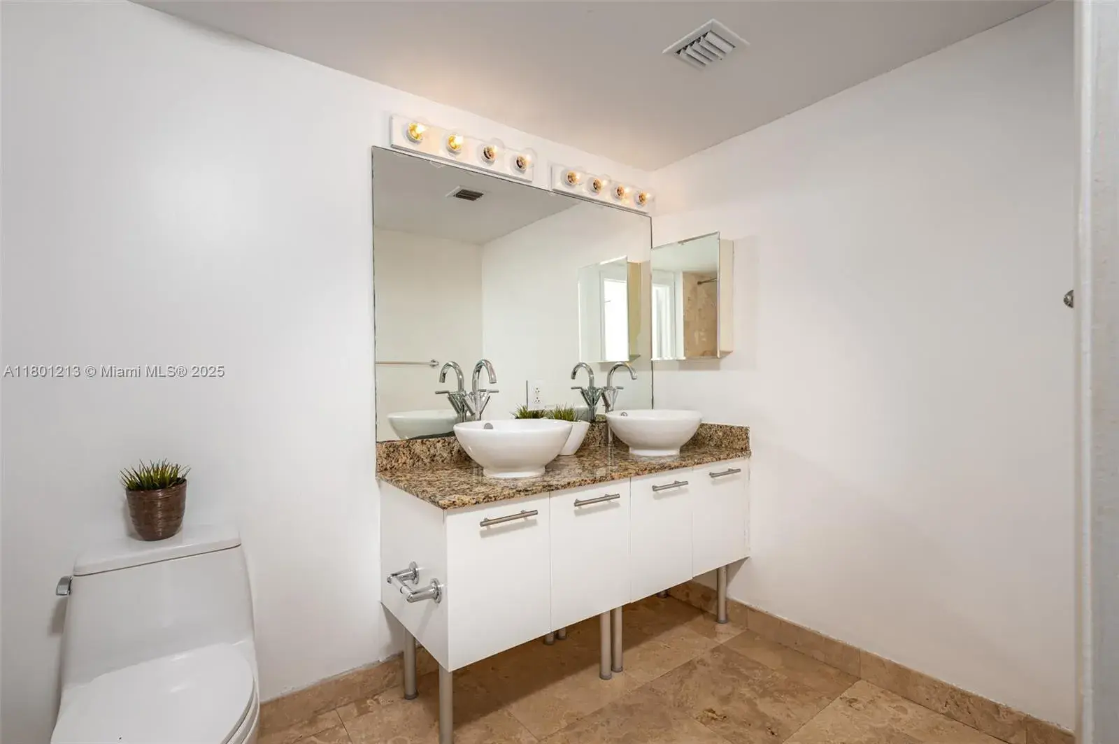 41 SE 5th St # 1815, Miami FL 33131