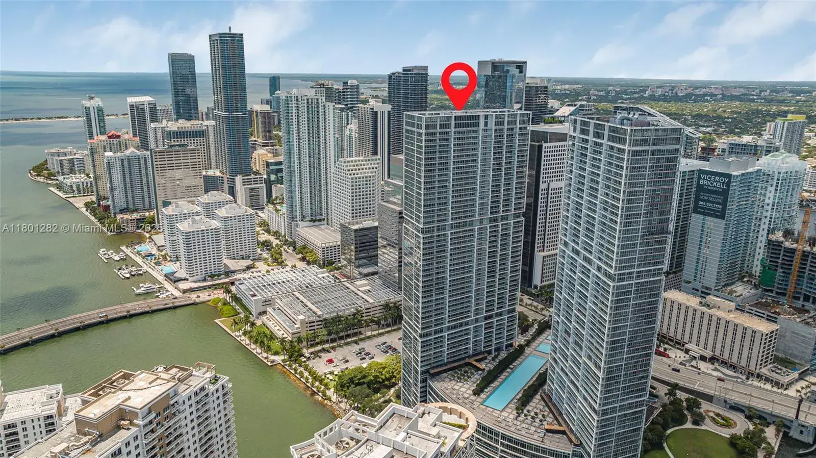 1 bedroom 1 bath Residential Lease for rent at 495 Brickell Ave # 807, Miami FL 33131
