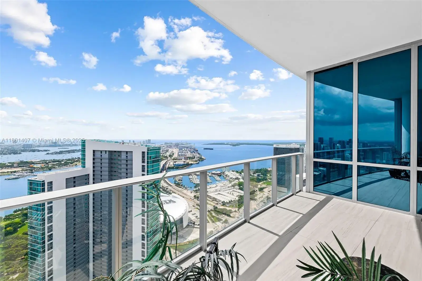 851 NE 1st Ave # 5401, Miami FL 33132