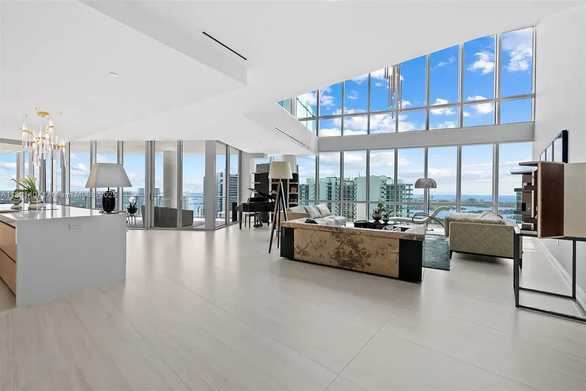 851 NE 1st Ave # 5401, Miami FL 33132