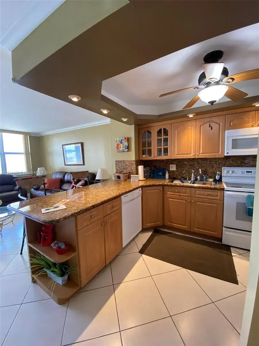 3180 S Ocean Dr # 403, Hallandale Beach FL 33009