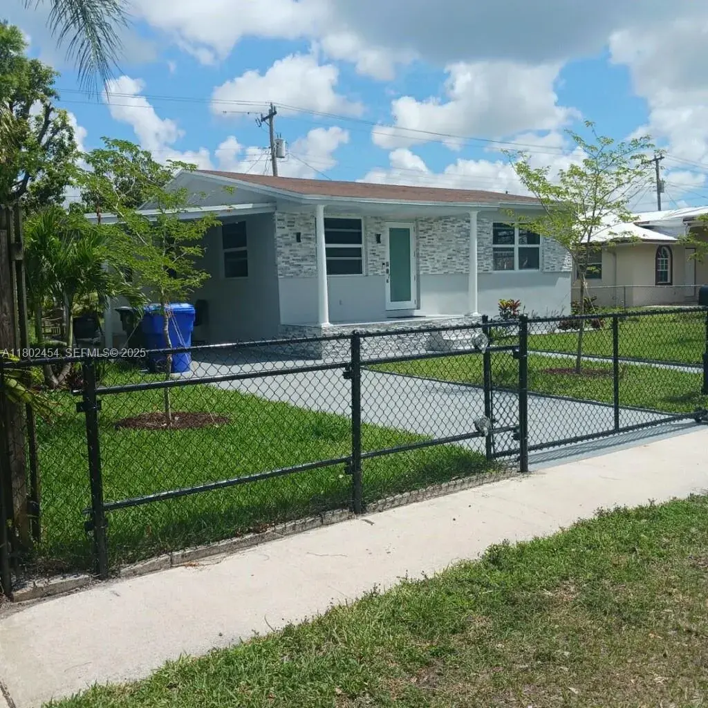 2 bedroom 1 bath Residential for sale at 6421 Allen St, Hollywood FL 33024
