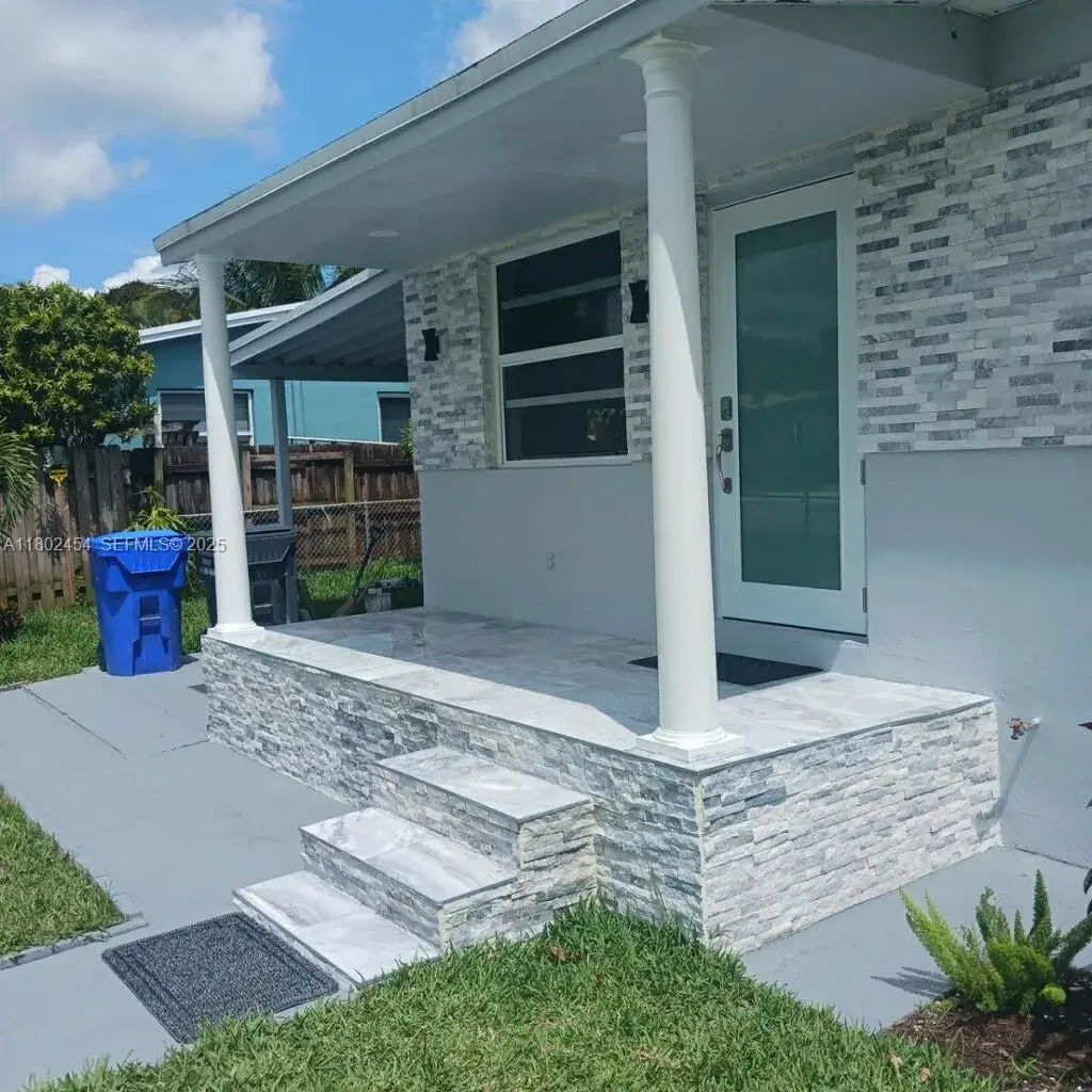 6421 Allen St, Hollywood FL 33024