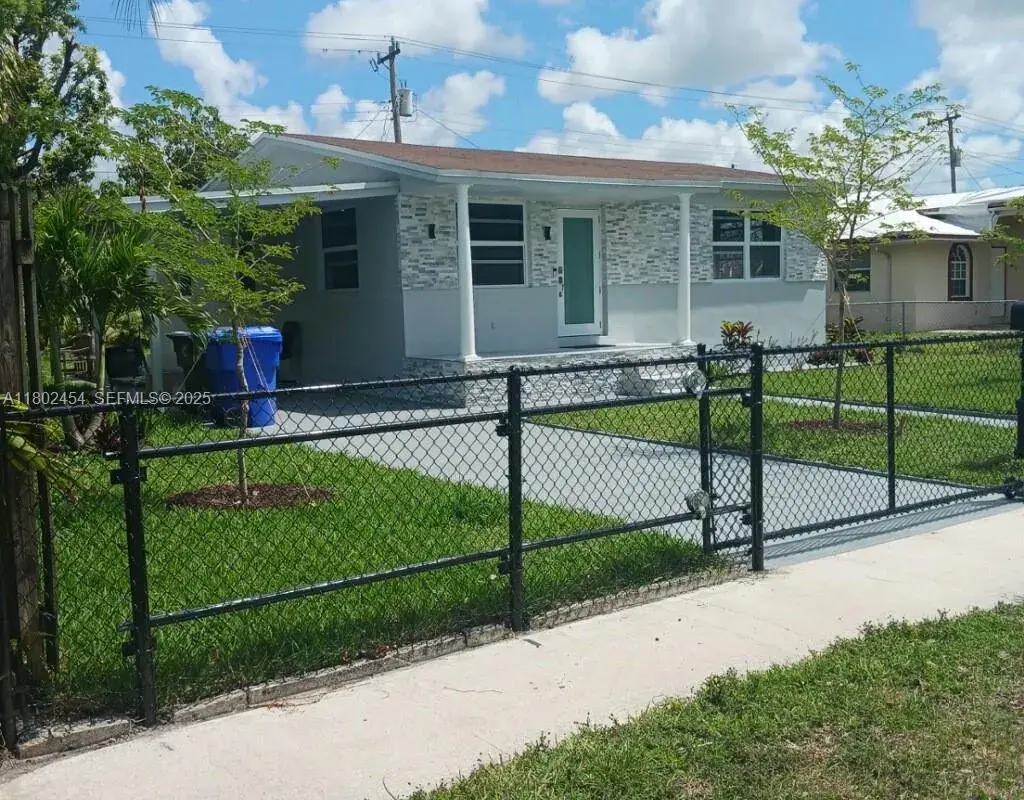 6421 Allen St, Hollywood FL 33024