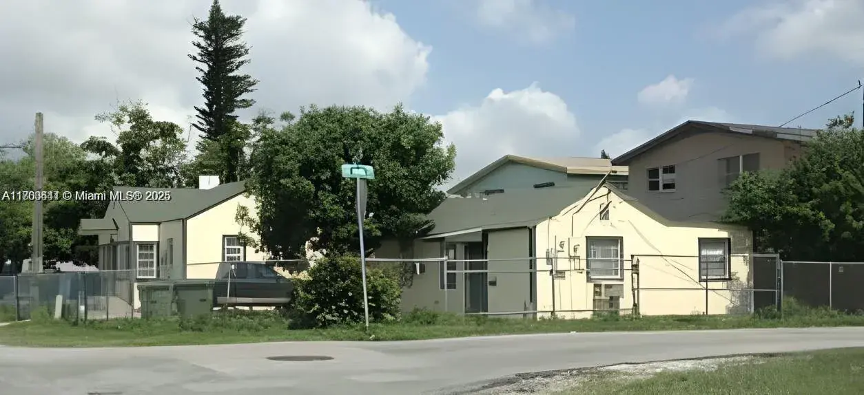 3 NE 75th St, Miami FL 33138