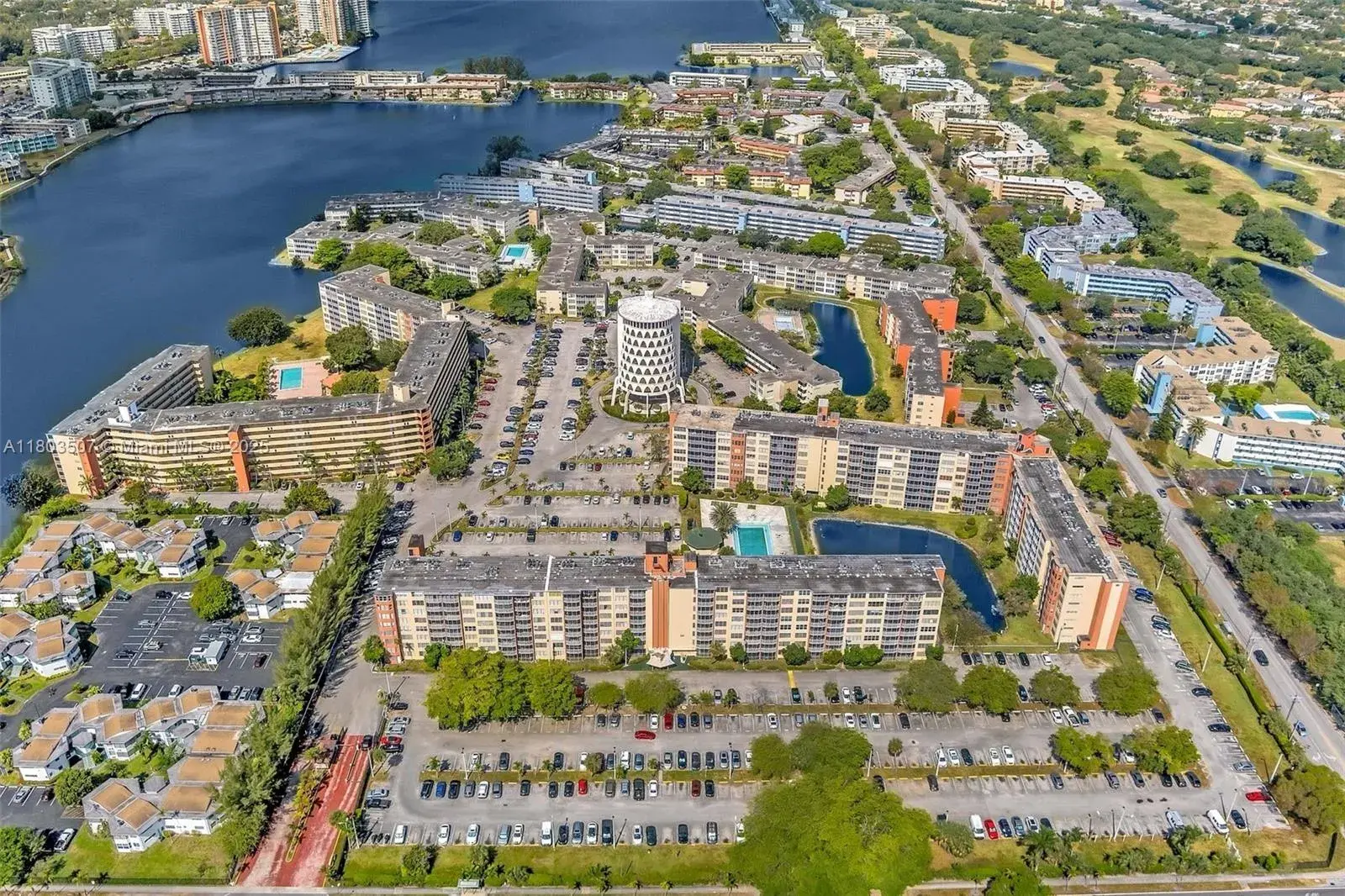 2 bedroom 2 bath Residential Lease for rent at 1770 NE 191st St # 1, Miami FL 33179