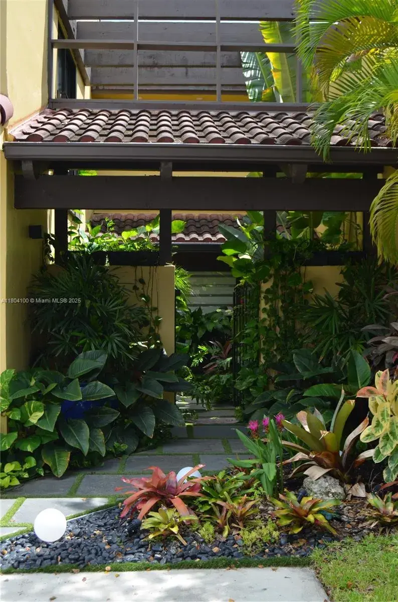 3629 Estepona Ave, Doral FL 33178