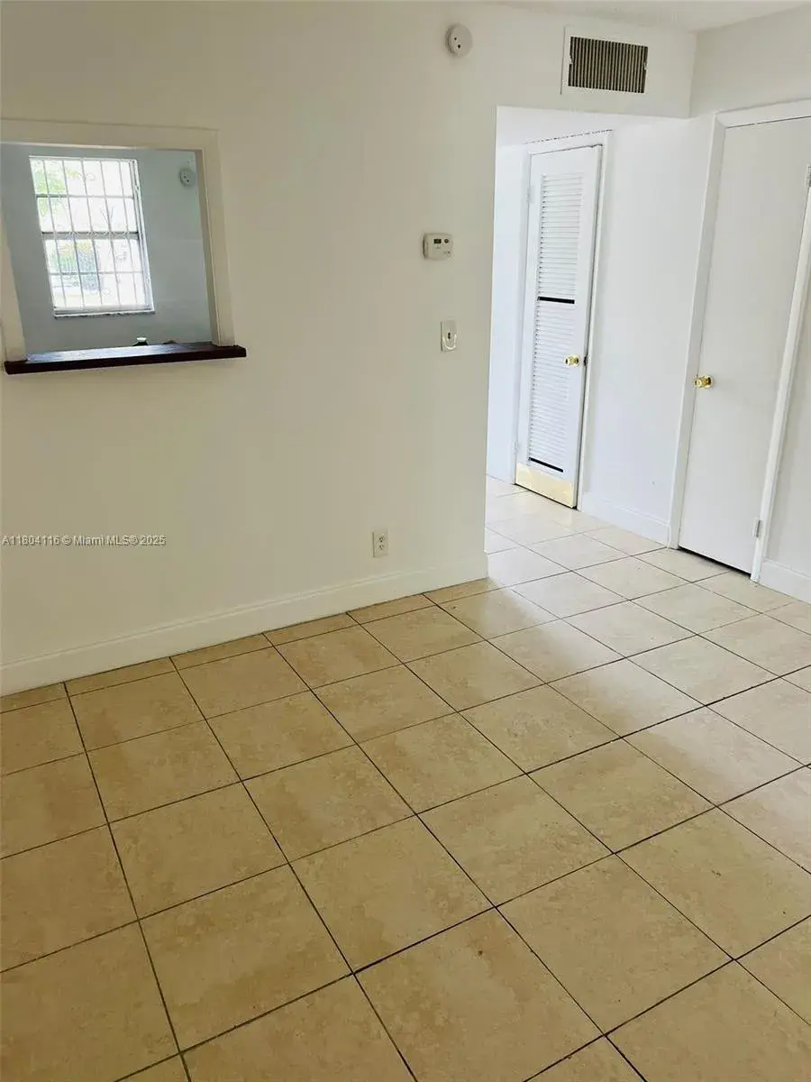 220 SW 9th Ave # 117, Hallandale Beach FL 33009