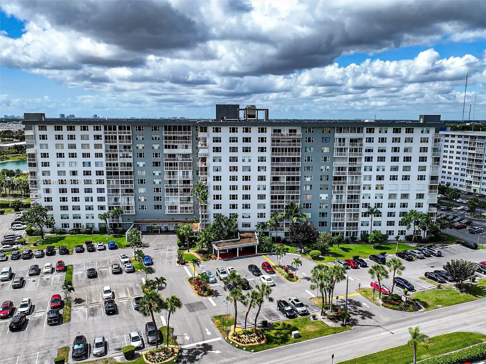 3800 Hillcrest Dr # 903, Hollywood FL 33021
