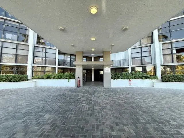 200 Leslie Dr # 829, Hallandale Beach FL 33009