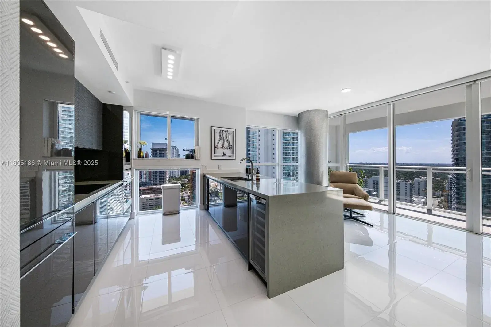 2 bedroom 2 bath Residential for sale at 1080 Brickell Ave # 2901, Miami FL 33131