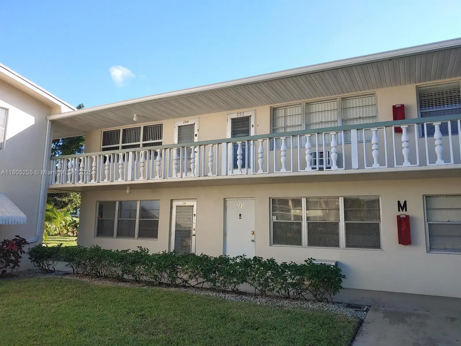 1 bedroom 1 bath Residential for sale at 294 Windsor M # 294, West Palm Beach FL 33417