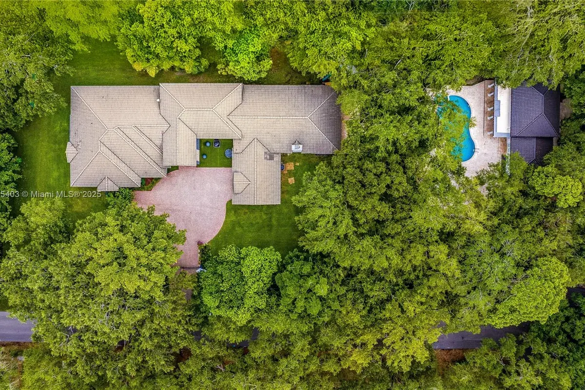 8941 SW 65th Ct, Pinecrest FL 33156