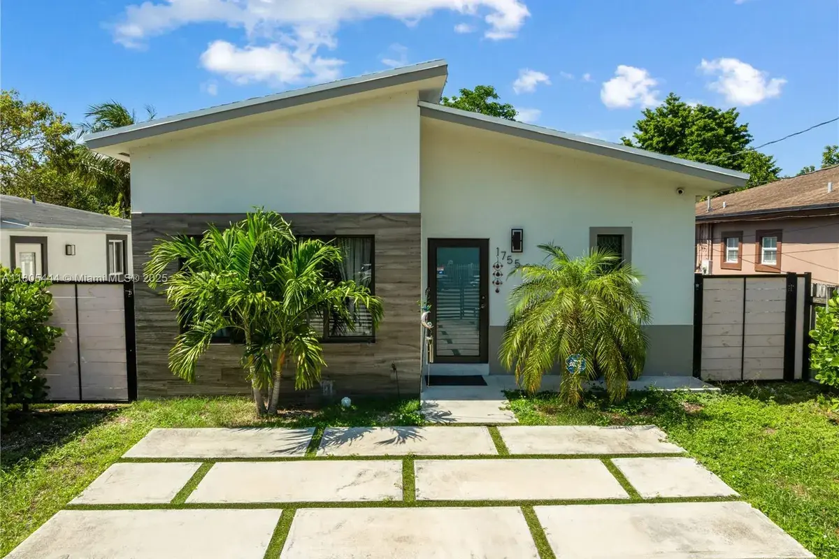 1755 NW 41st St, Miami FL 33142