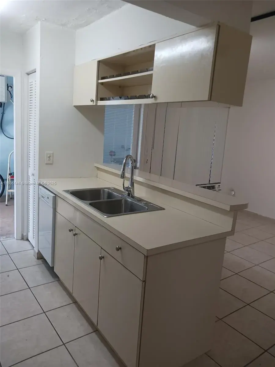 2700 NE 135th St # 30, North Miami FL 33181