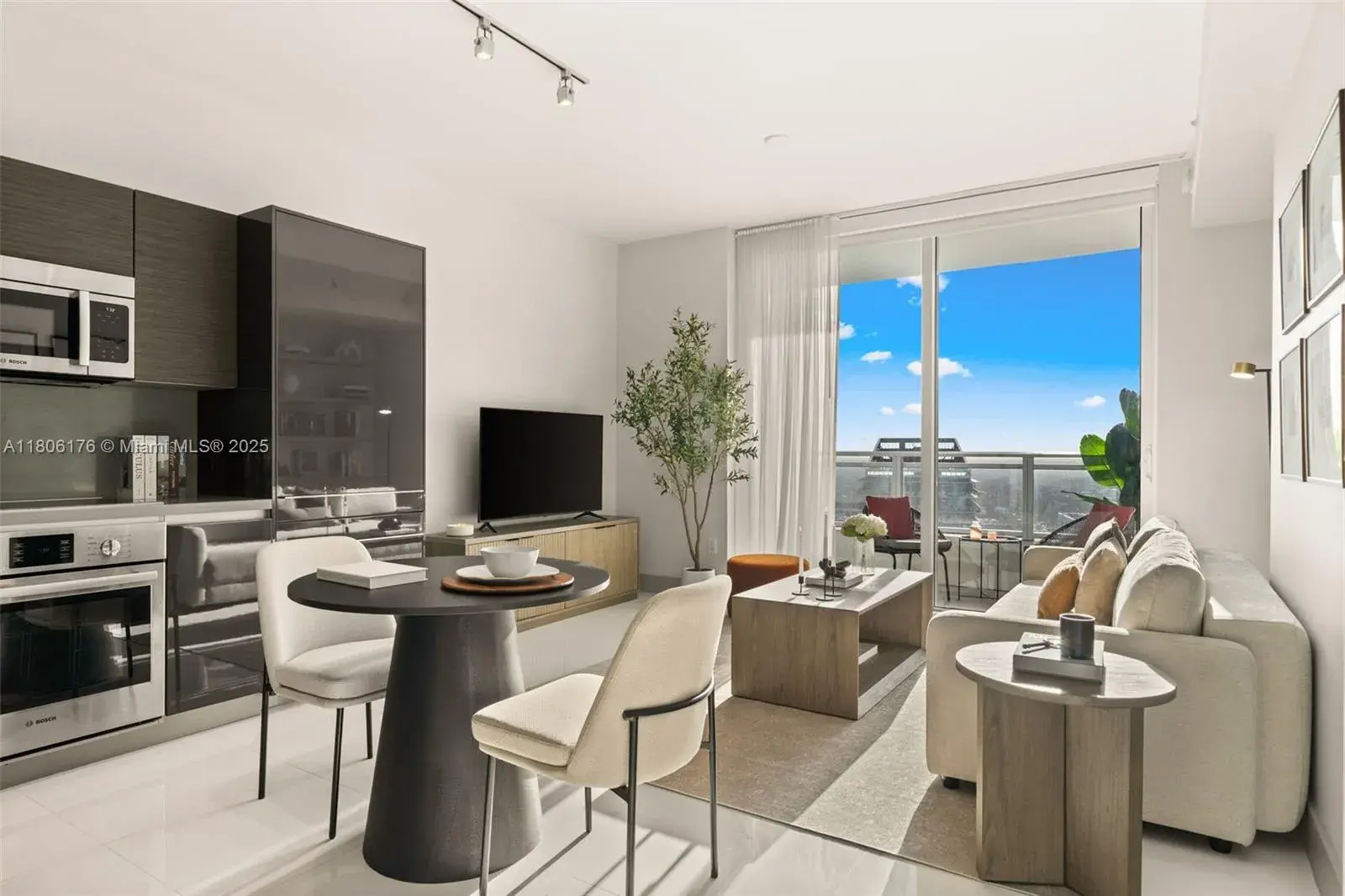 1080 Brickell Ave # 3905, Miami FL 33131