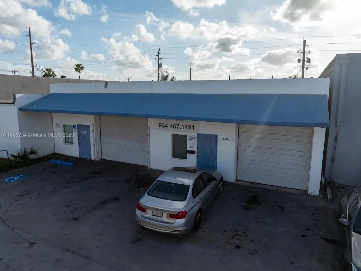 Commercial Sale for sale at 719 NW 7th Ter, Fort Lauderdale FL 33311