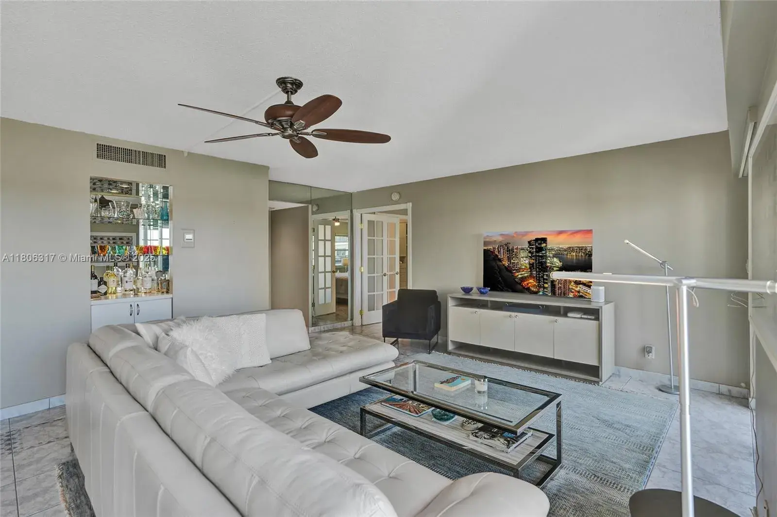 1 bedroom 1 bath Residential for sale at 5100 Dupont Blvd # 7J, Fort Lauderdale FL 33308