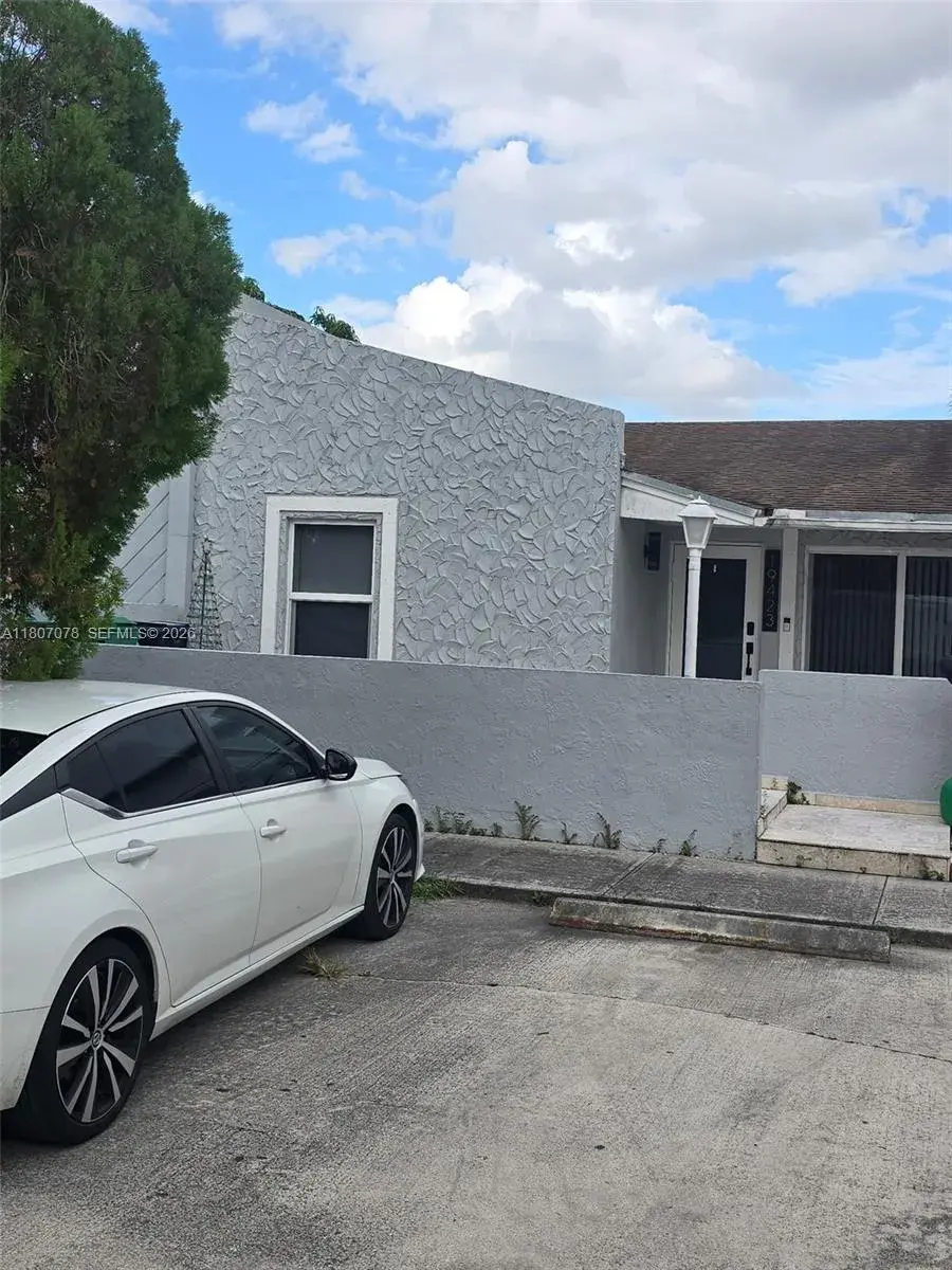 19423 NW 53rd Pl, Miami Gardens FL 33055