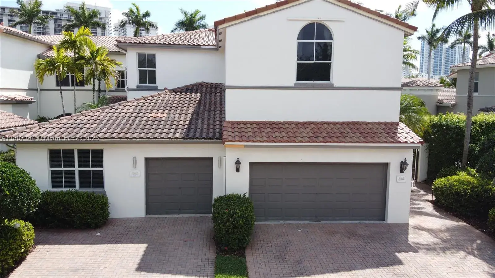 3 bedroom 4 bath Residential for sale at 826 E Spinnaker Dr E, Hollywood FL 33019