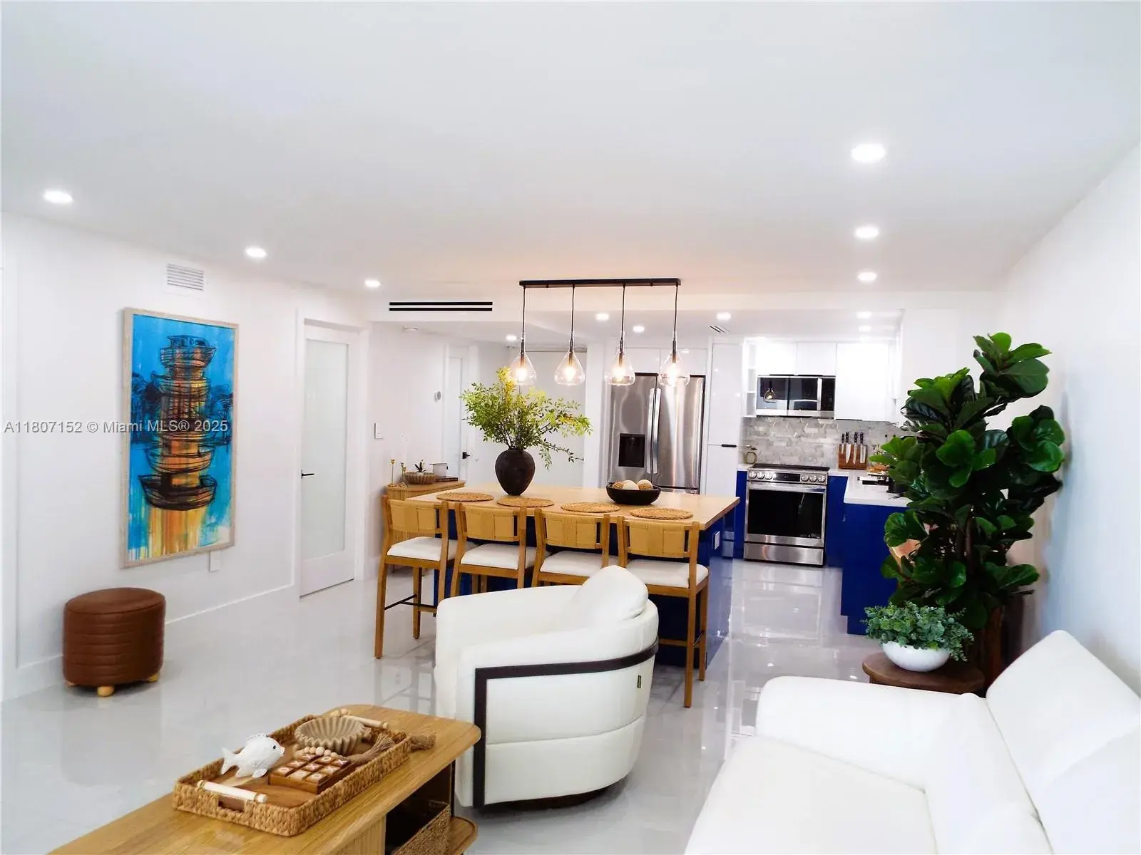 2 bedroom 1 bath for sale at 5701 Collins Ave # 1619, Miami Beach FL 33140